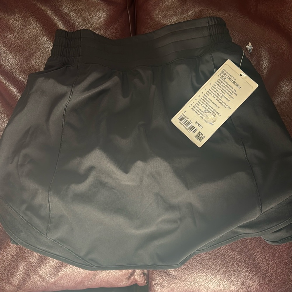 Lululemon Hotty HR Skirt Long. Size 4. Black
